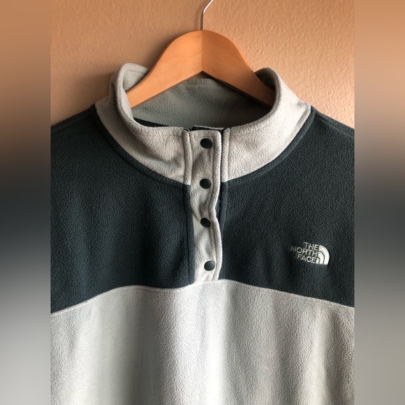 Northface Women’s Blue Green Sweatshirt 1/4 Snap Size XL - Picture 2 of 12